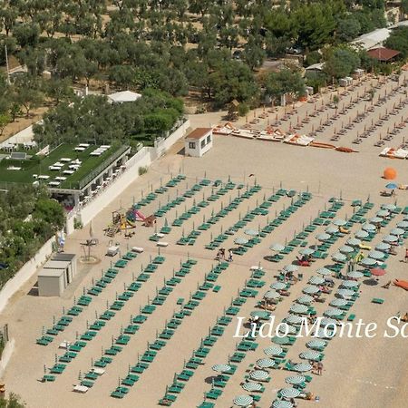 Holiday Lodge Al Porto Mattinata Luaran gambar