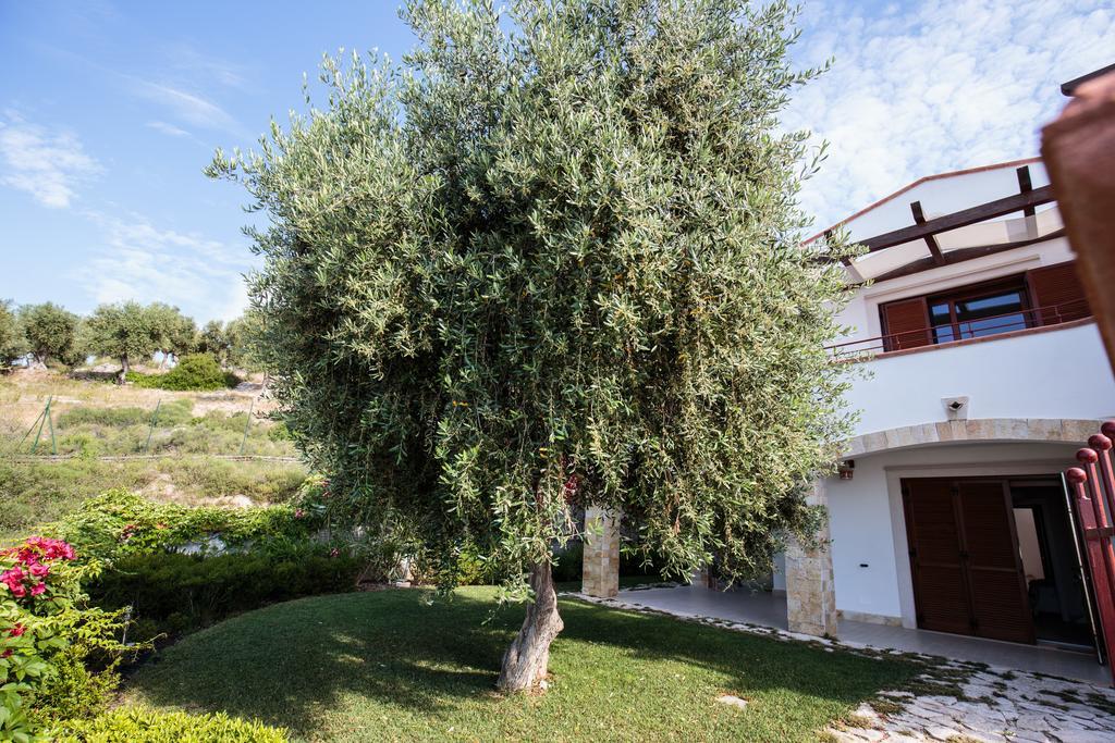 Holiday Lodge Al Porto Mattinata Luaran gambar