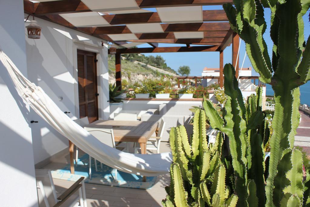 Holiday Lodge Al Porto Mattinata Luaran gambar