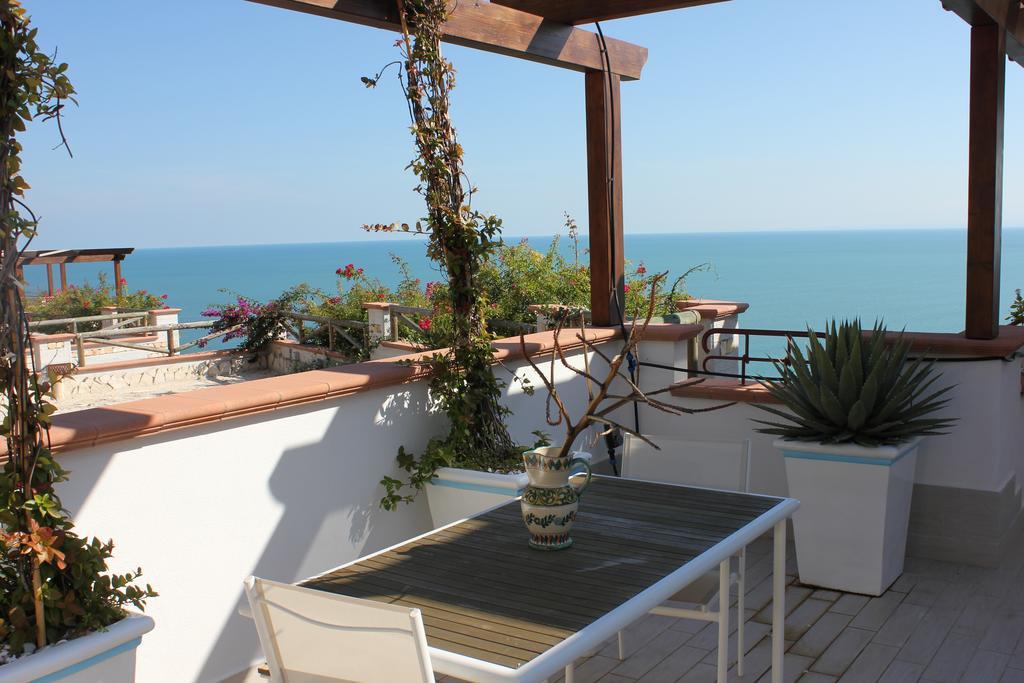 Holiday Lodge Al Porto Mattinata Luaran gambar