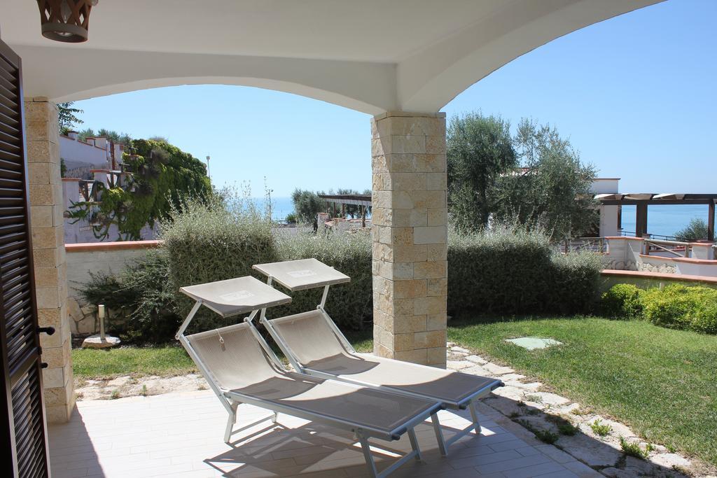 Holiday Lodge Al Porto Mattinata Luaran gambar